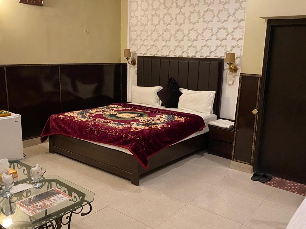 Hotel Royal One Μουλτάν Εξωτερικό φωτογραφία