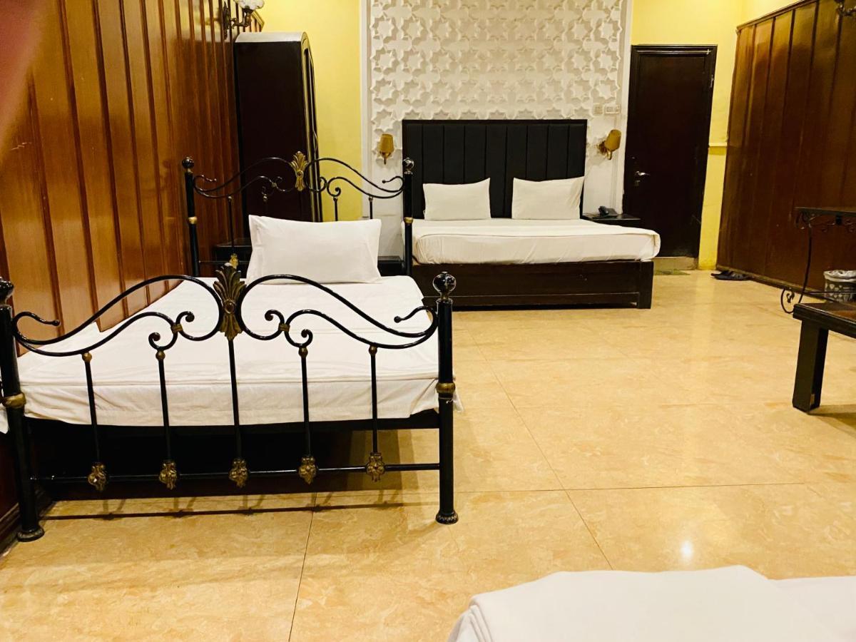 Hotel Royal One Μουλτάν Εξωτερικό φωτογραφία