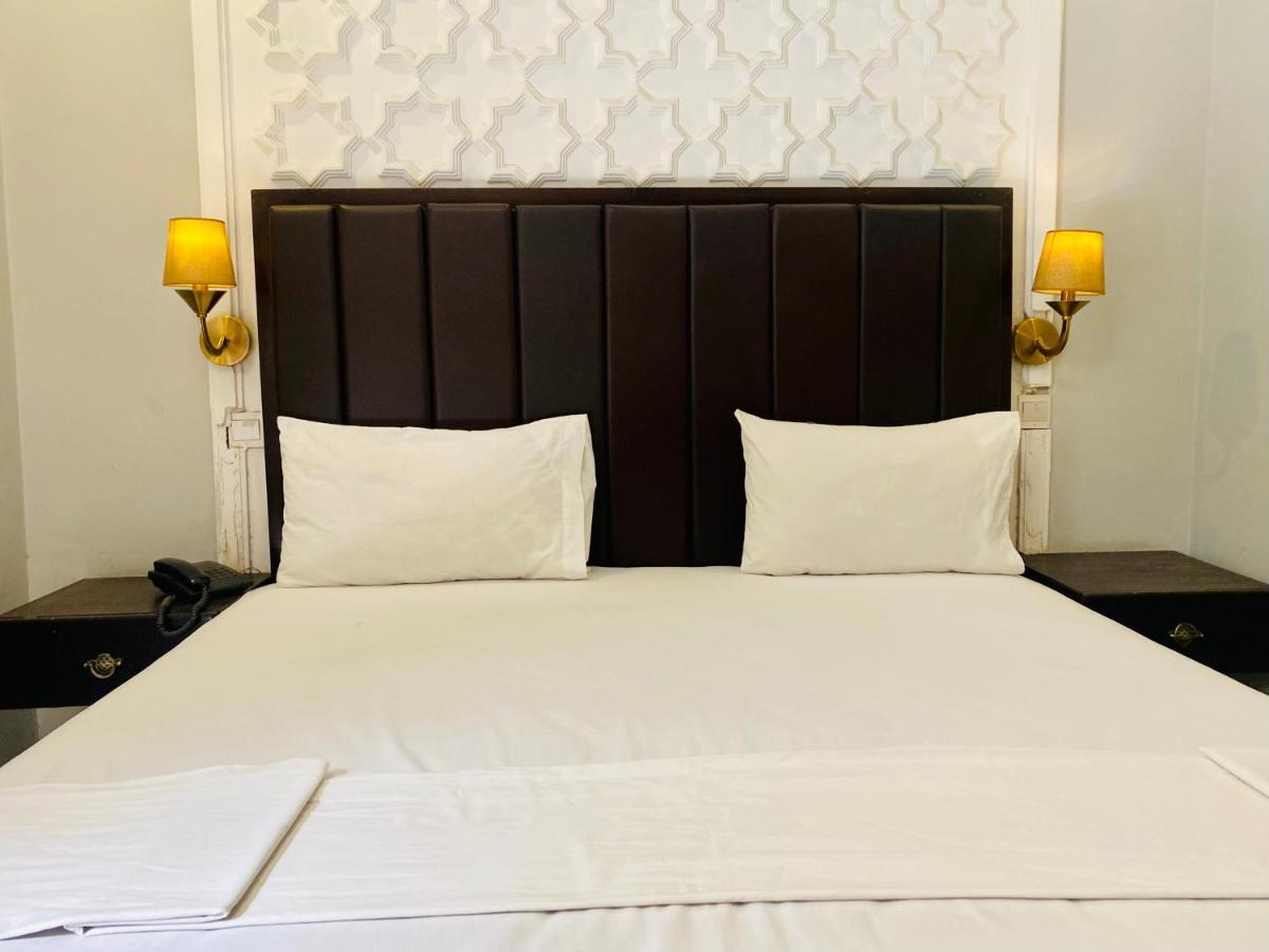 Hotel Royal One Μουλτάν Εξωτερικό φωτογραφία