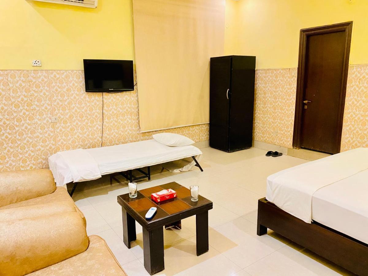 Hotel Royal One Μουλτάν Εξωτερικό φωτογραφία