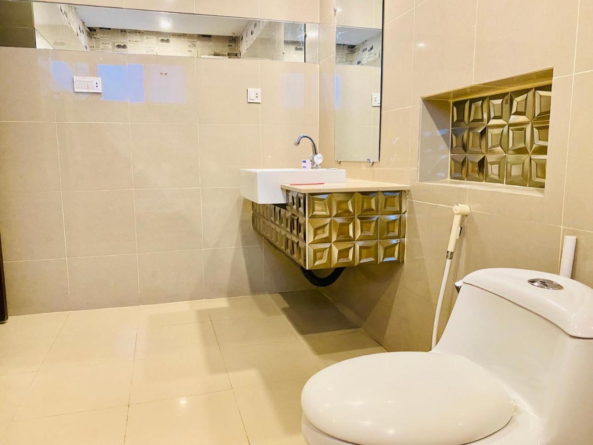 Hotel Royal One Μουλτάν Εξωτερικό φωτογραφία